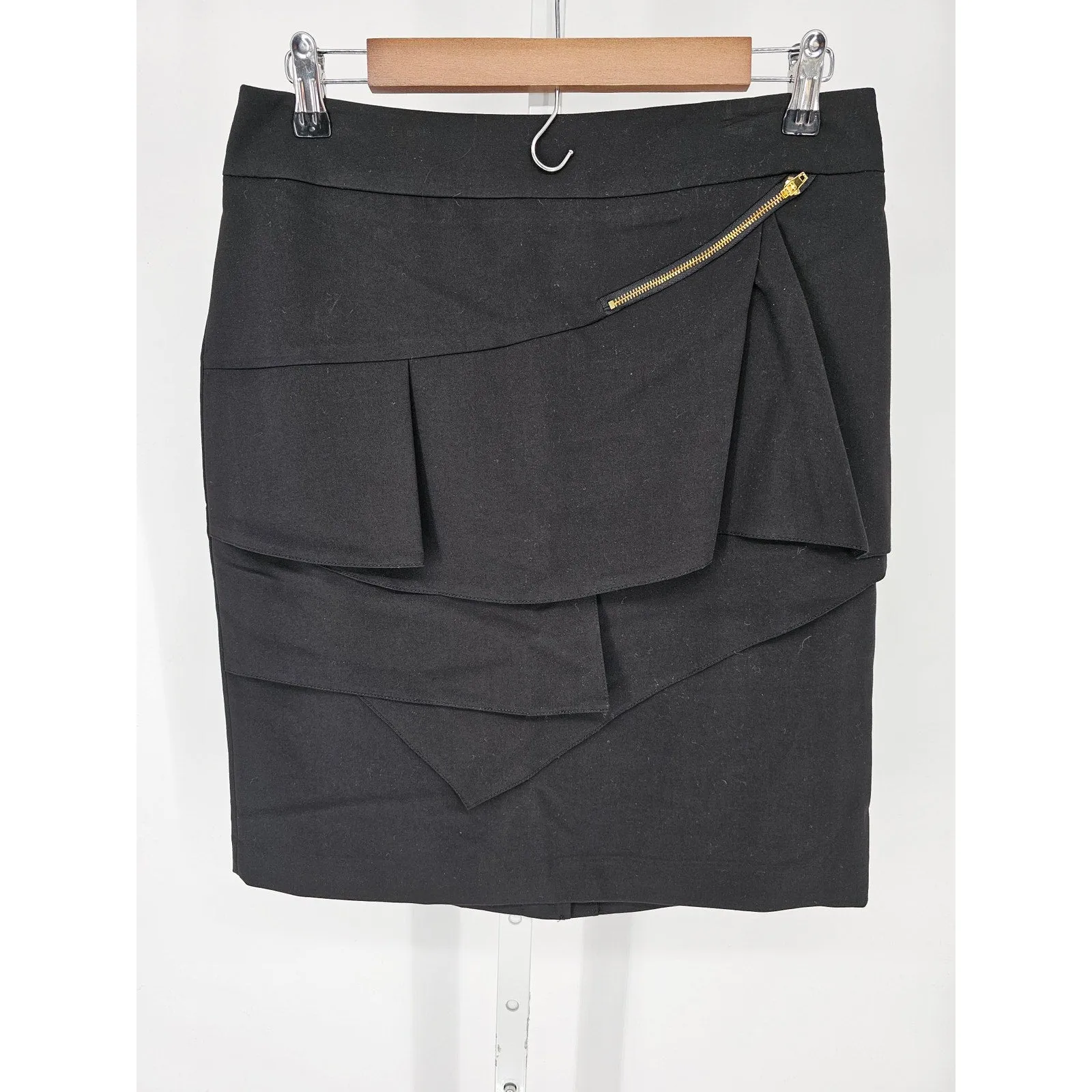 Larry Levine Womens Sz 6 Knee Length Pencil Skirt Black Ruffled Career
