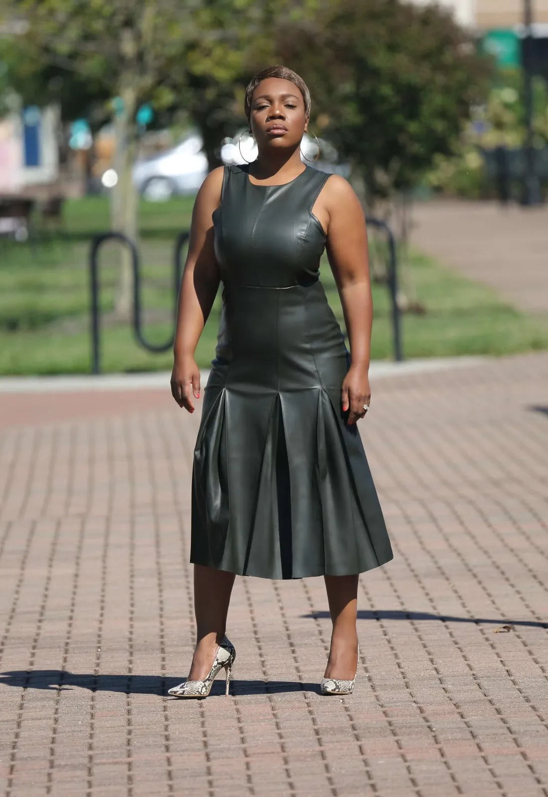 Layne | En Saison Pleated Midi Dress
