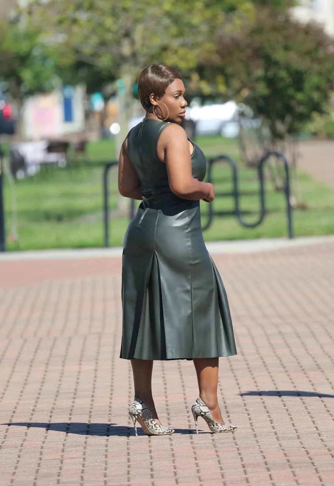 Layne | En Saison Pleated Midi Dress